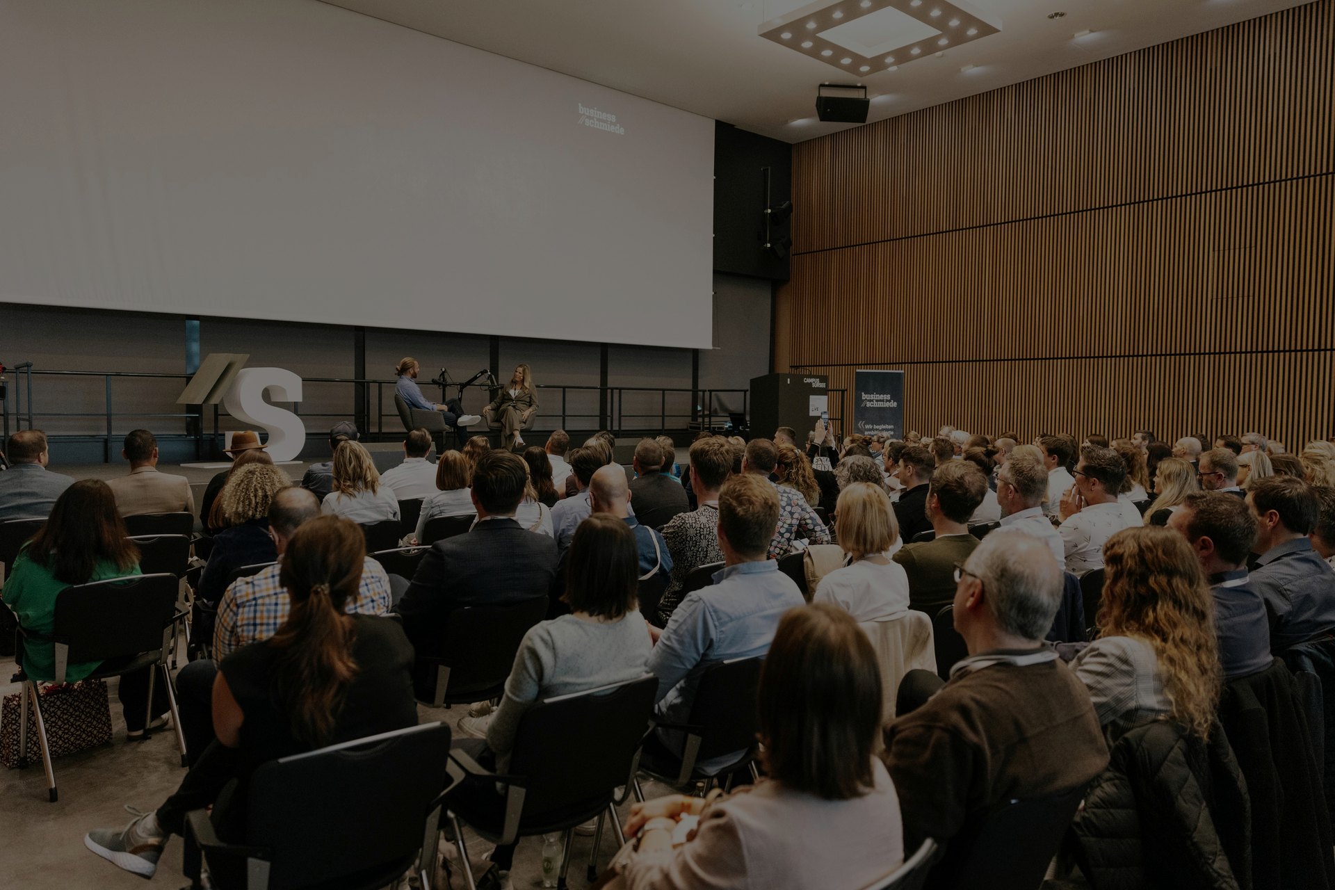 Michael Weber als Speaker vor Publikum